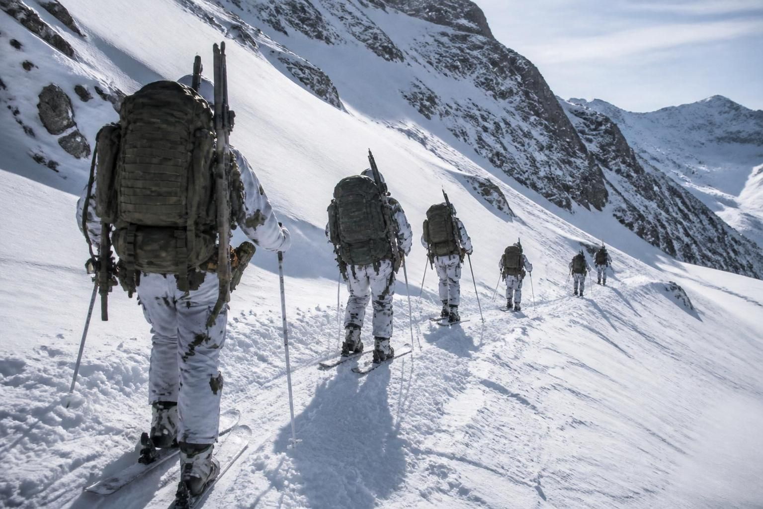 découvrez combien gagne un chasseur alpin, soldat de montagne, et explorez les détails de son salaire, avantages et conditions de travail.